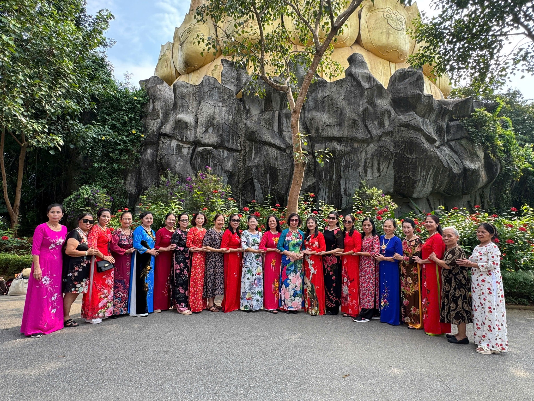 483756768 666968119042397 5734148617928357640 N